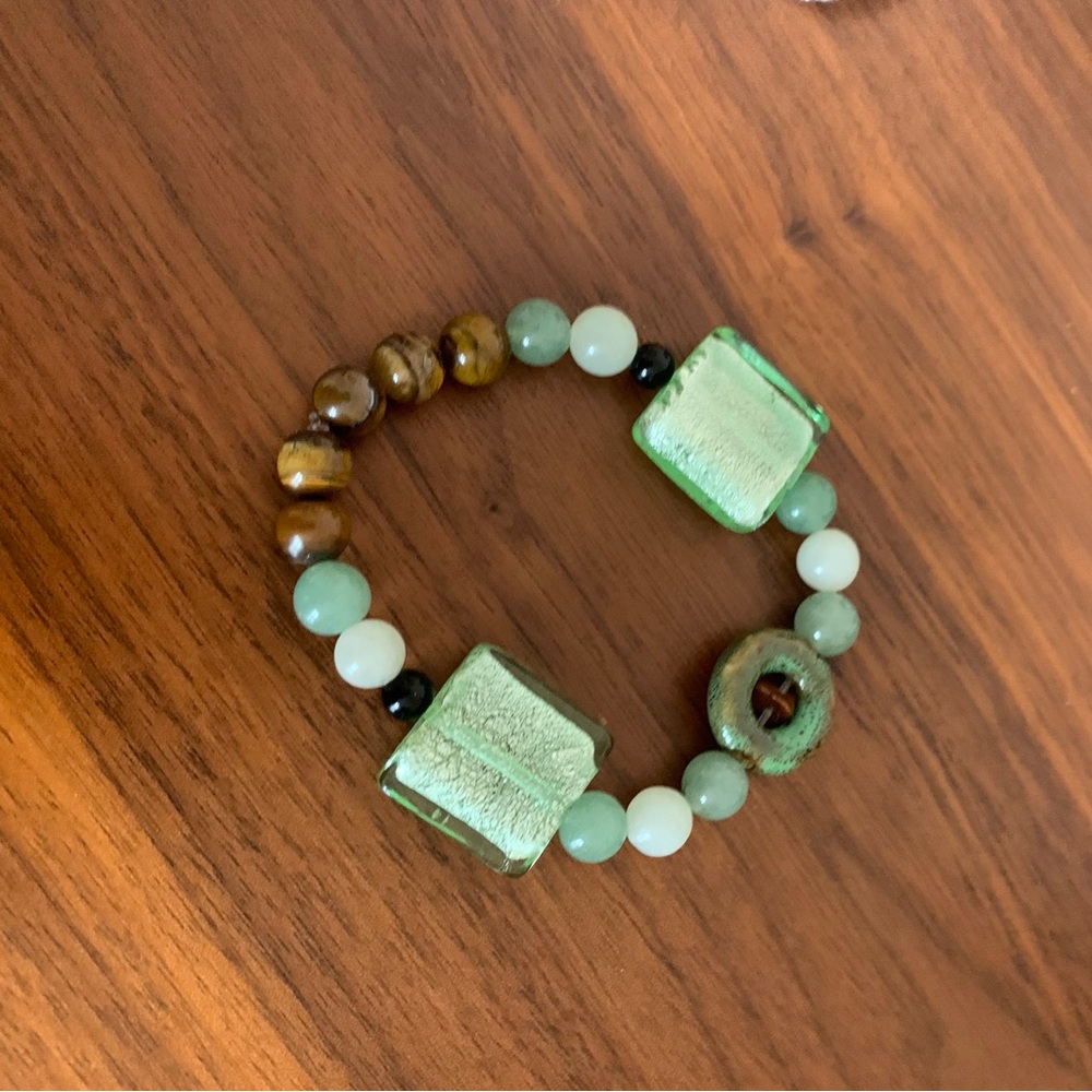Green Glass & Gemstone Stretch Bracelet